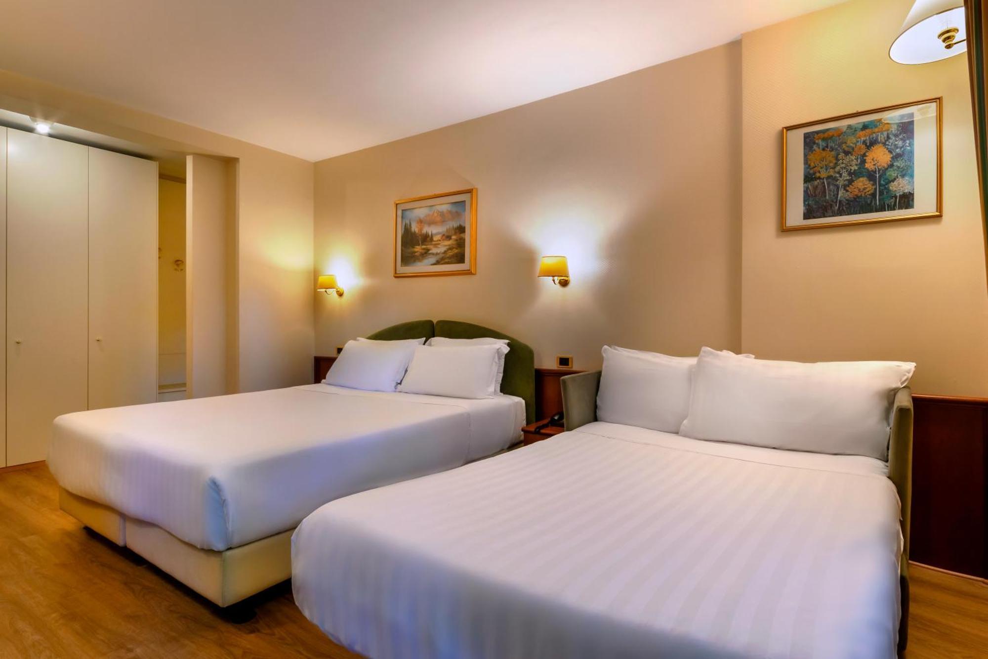 Hotel Falco D'Oro 토얼 외부 사진